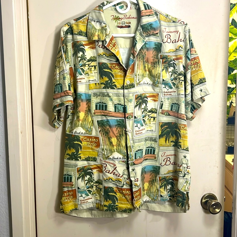 Tommy Bahama Las Vegas printed button up size S
